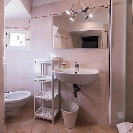 Close To The Duomo Exquisite 4bd Apartman