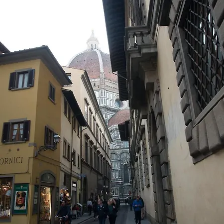 Apartman Close To The Duomo Exquisite 4bd *