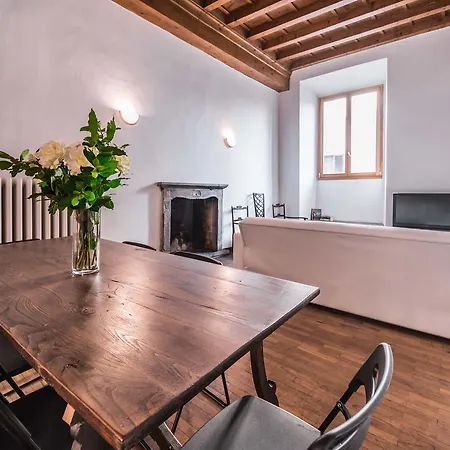 Close To The Duomo Exquisite 4bd *