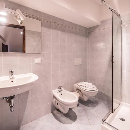 Close To The Duomo Exquisite 4bd דירה פירנצה